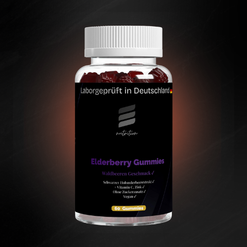 Transparente Dose mit roten Elderberry-Gummies, schwarzes Etikett mit Aufdruck „Laborgeprüft in Deutschland“, Markenlogo, Produktname sowie Angaben zu Waldbeeren-Geschmack, Holunderbeerenextrakt, Vitamin C, Zink, ohne Zuckerzusatz und vegan; 60 Gummies pro Dose.